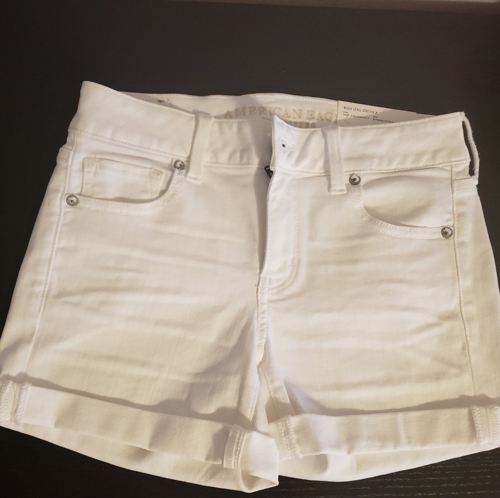American Eagle midi Shorts White BNWT